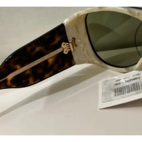 Gucci rectangle frame oversized sunglasses